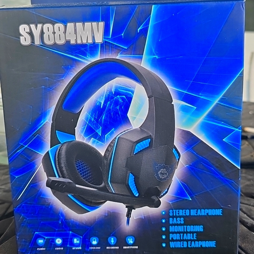 Gaming headphones with mic
